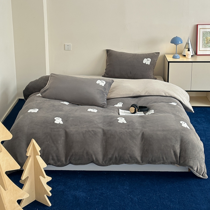 91家纺网 家纺一手货源 找家纺 时年家纺 2023新款高克重牛奶绒立体毛巾绣四件套 充值会员优惠5元 皮皮狗