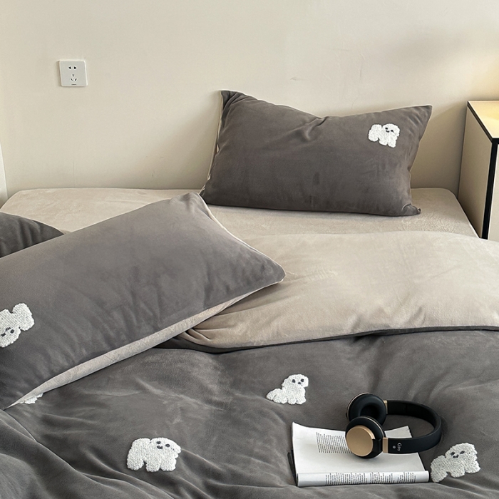 91家纺网 家纺一手货源 找家纺 时年家纺 2023新款高克重牛奶绒立体毛巾绣四件套 充值会员优惠5元 皮皮狗