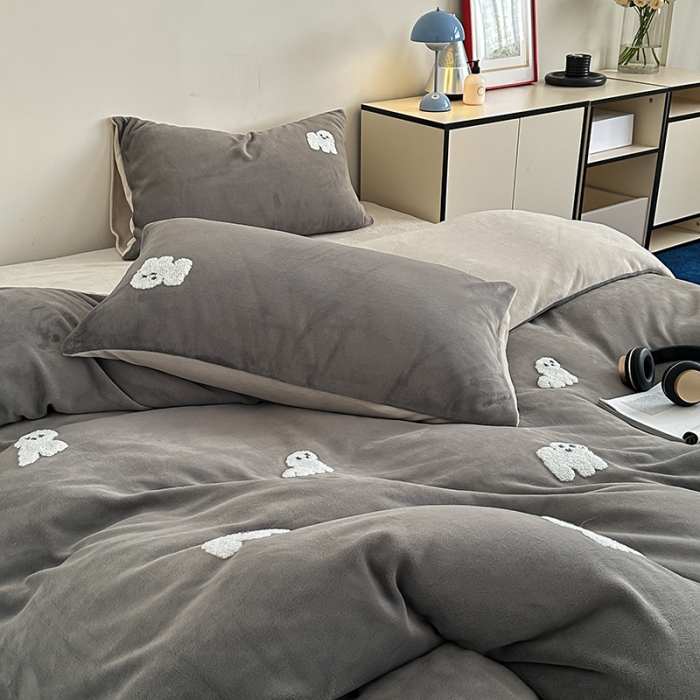 91家纺网 家纺一手货源 找家纺 时年家纺 2023新款高克重牛奶绒立体毛巾绣四件套 充值会员优惠5元 皮皮狗