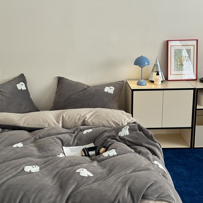 91家纺网 家纺一手货源 找家纺 时年家纺 2023新款高克重牛奶绒立体毛巾绣四件套 充值会员优惠5元 皮皮狗