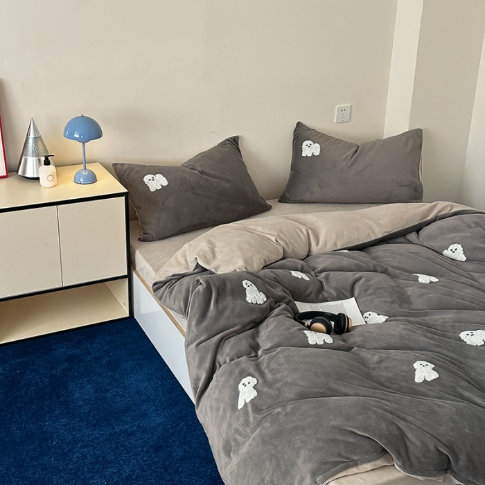 91家纺网 家纺一手货源 找家纺 时年家纺 2023新款高克重牛奶绒立体毛巾绣四件套 充值会员优惠5元 皮皮狗