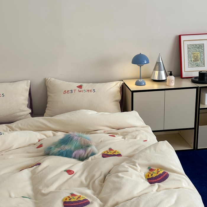 91家纺网 家纺一手货源 找家纺 时年家纺 2023新款高克重牛奶绒立体毛巾绣四件套 充值会员优惠5元 礼物