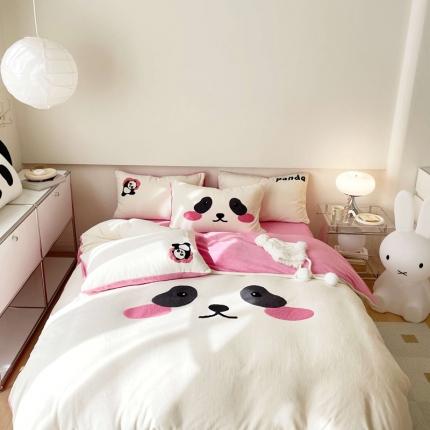 91家纺网 家纺一手货源 找家纺 眠屿家纺 2023新款加厚高克重牛奶绒单边四件套 呆萌熊猫-玫红