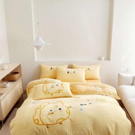 91家纺网 家纺一手货源 找家纺 眠屿家纺 2023新款加厚高克重牛奶绒单边四件套 调皮芝士