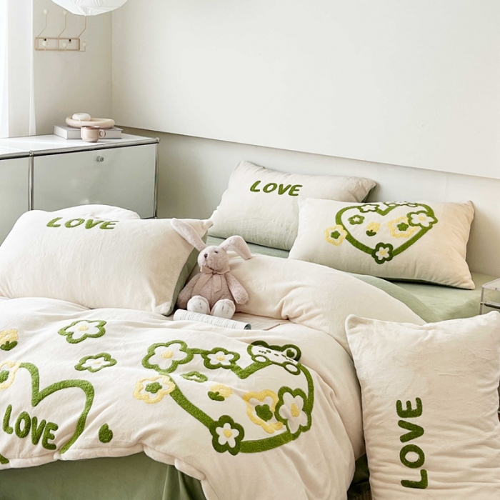 91家纺网 家纺一手货源 找家纺 总 眠屿家纺 2023新款加厚高克重牛奶绒单边四件套