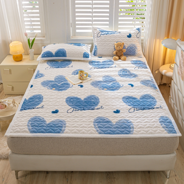 91家纺网 家纺一手货源 找家纺 米柳家纺 2023新款牛奶绒床垫床护垫薄款秋冬保暖床垫床褥子 怦然心动