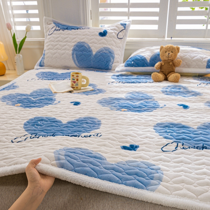 91家纺网 家纺一手货源 找家纺 米柳家纺 2023新款牛奶绒床垫床护垫薄款秋冬保暖床垫床褥子 怦然心动