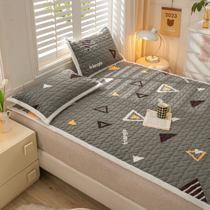 91家纺网 家纺一手货源 找家纺 米柳家纺 2023新款牛奶绒床垫床护垫薄款秋冬保暖床垫床褥子 奇妙三角