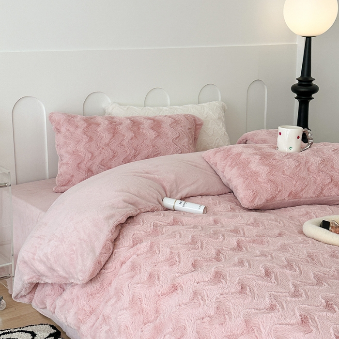 91家纺网 家纺一手货源 找家纺 总 昔可家纺 2023新款ins风纯色兔兔绒兔毛四件套