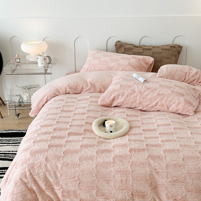 91家纺网 家纺一手货源 找家纺 昔可家纺 2023新款ins风纯色兔兔绒兔毛四件套 格调粉