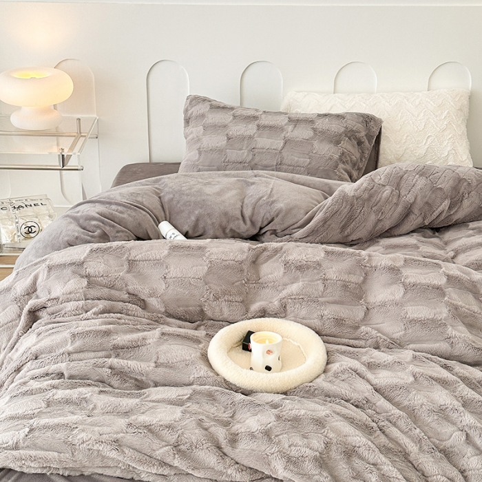 91家纺网 家纺一手货源 找家纺 昔可家纺 2023新款ins风纯色兔兔绒兔毛四件套 格调灰