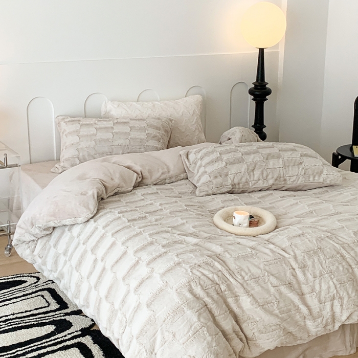 91家纺网 家纺一手货源 找家纺 昔可家纺 2023新款ins风纯色兔兔绒兔毛四件套 格调卡其色