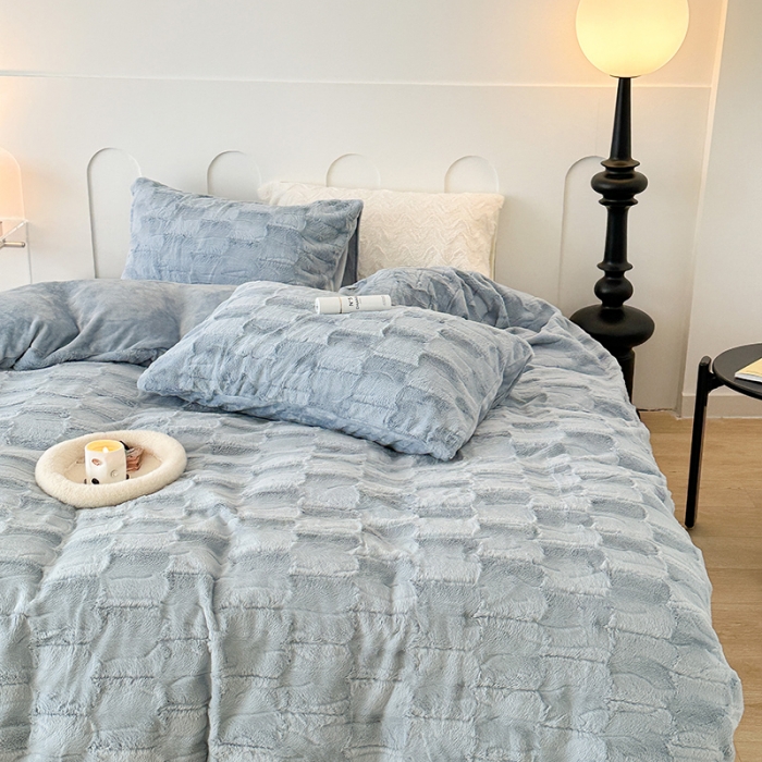 91家纺网 家纺一手货源 找家纺 昔可家纺 2023新款ins风纯色兔兔绒兔毛四件套 格调蓝