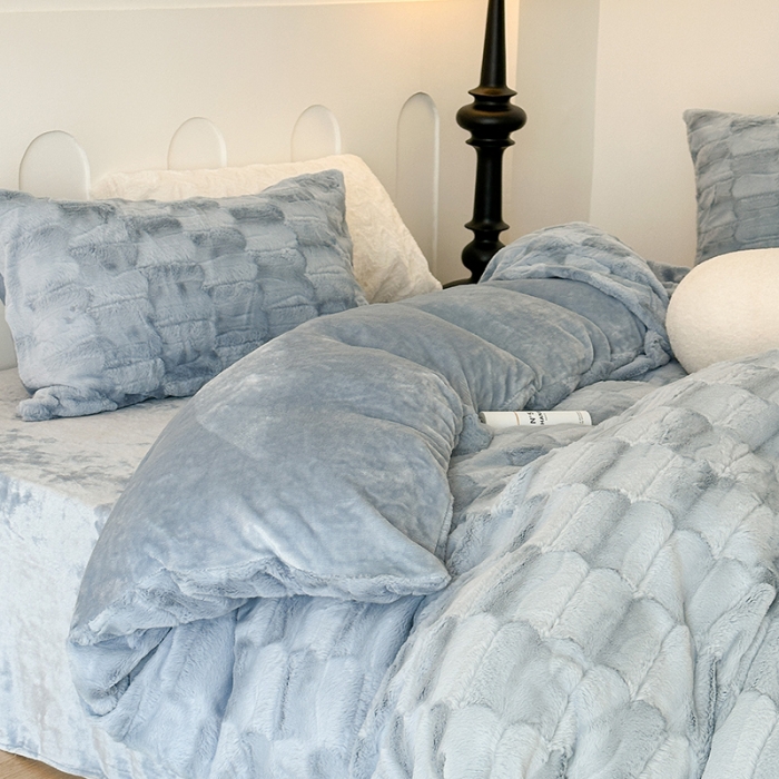 91家纺网 家纺一手货源 找家纺 昔可家纺 2023新款ins风纯色兔兔绒兔毛四件套 格调蓝