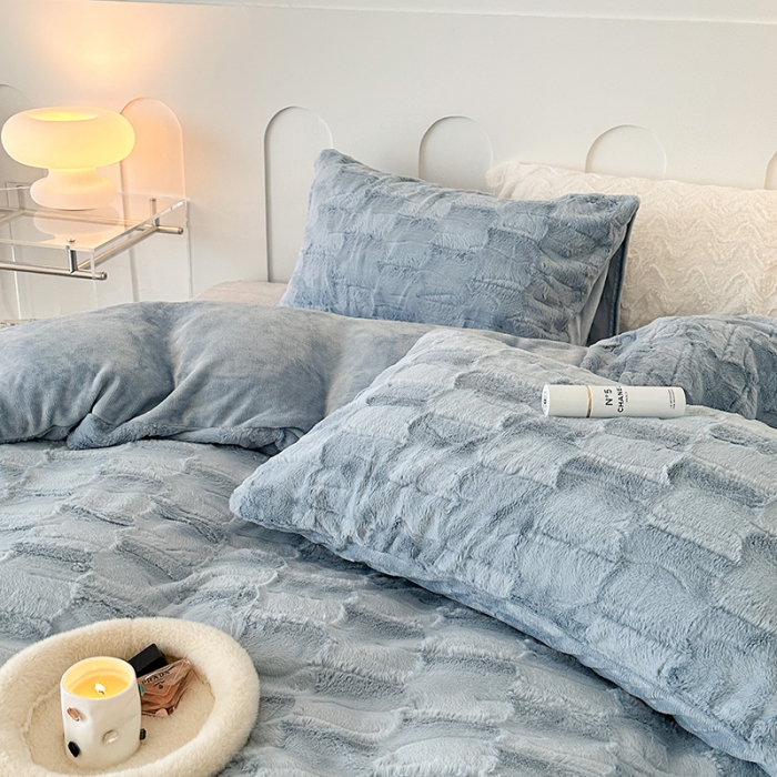 91家纺网 家纺一手货源 找家纺 昔可家纺 2023新款ins风纯色兔兔绒兔毛四件套 格调蓝