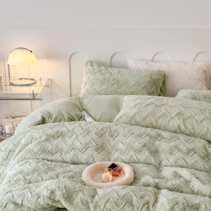 91家纺网 家纺一手货源 找家纺 昔可家纺 2023新款ins风纯色兔兔绒兔毛四件套 绿波纹