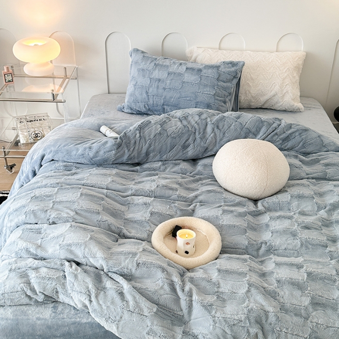 91家纺网 家纺一手货源 找家纺 昔可家纺 2023新款ins风纯色兔兔绒兔毛四件套 格调蓝