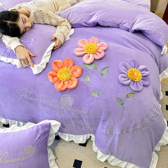 91家纺网 家纺一手货源 找家纺 漫步云9斤230g全消光婴儿绒被套兔毛绒牛奶绒贴布绣刺绣花四件套小清新