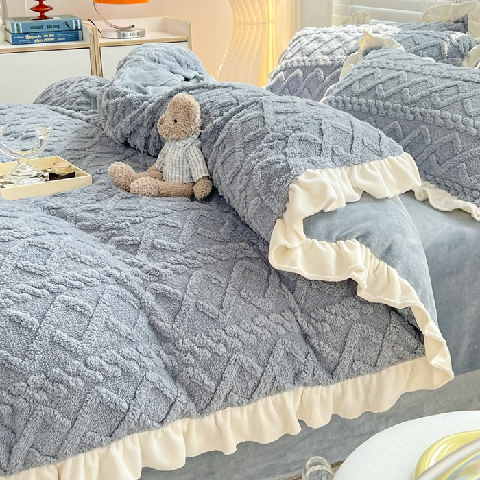 91家纺网 家纺一手货源 找家纺 （总）艾咪 新款高克重加厚塔芙绒牛奶绒四件套三件套-花边款