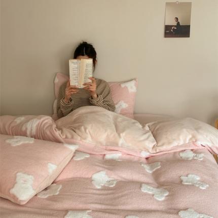 91家纺网 家纺一手货源 找家纺 (总) 棉眠 2023新款冬日熊提花牛奶绒系列四件套