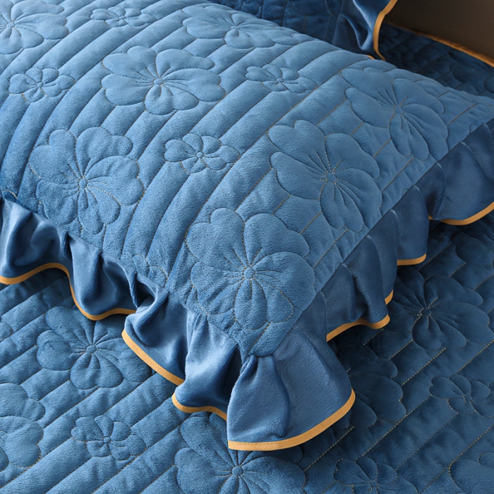 91家纺网 家纺一手货源 找家纺 新款水晶绒加厚保暖床裙款四件套-盛世花颜-蔚蓝