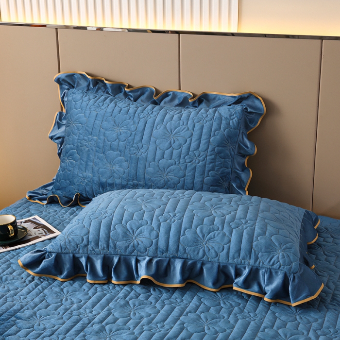 91家纺网 家纺一手货源 找家纺 新款水晶绒加厚保暖床裙款四件套-盛世花颜-蔚蓝