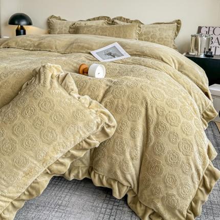 91家纺网 家纺一手货源 找家纺 总野合家纺 2024爆款230克ins公主风韩版雕花花边款牛奶绒四件套