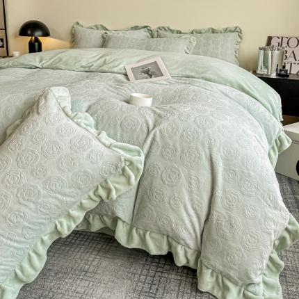 91家纺网 家纺一手货源 找家纺 总野合家纺 2024爆款230克ins公主风韩版雕花花边款牛奶绒四件套