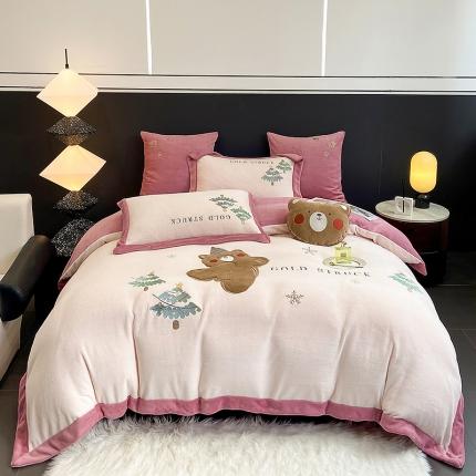 家居1号 2024新款230克牛奶绒贴布绣四件套奇趣圣诞熊 奇趣圣诞熊-浅粉+豆粉