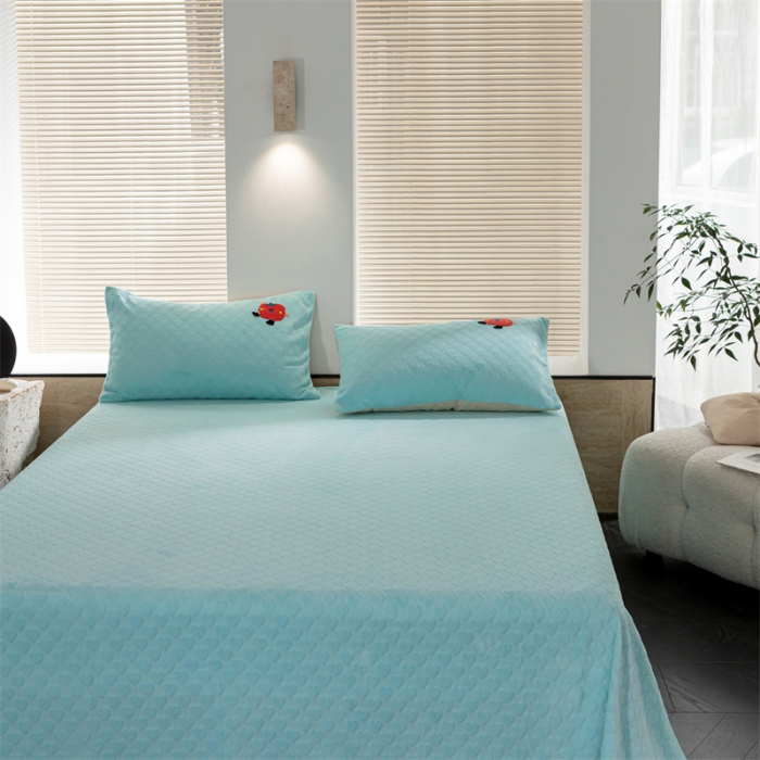 91家纺网 家纺一手货源 找家纺 洋铭区（原狠狠爱） 2023新款华夫格单品绒床单甜心蓝