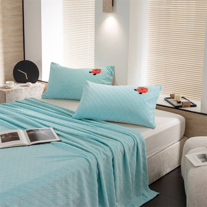 91家纺网 家纺一手货源 找家纺 洋铭区（原狠狠爱） 2023新款华夫格单品绒床单甜心蓝