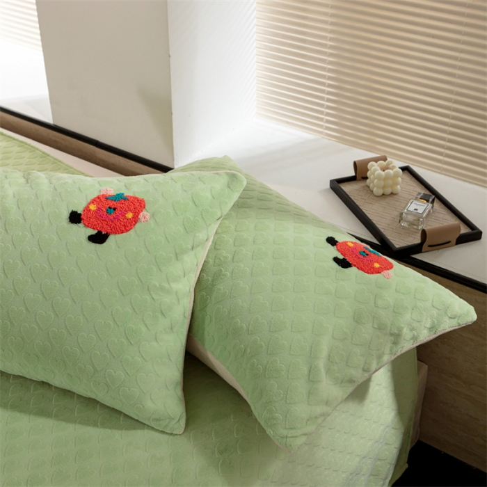 91家纺网 家纺一手货源 找家纺 洋铭区（原狠狠爱） 2023新款华夫格单品绒床单甜心绿