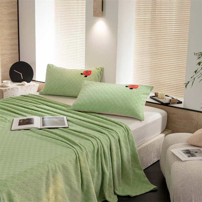 91家纺网 家纺一手货源 找家纺 洋铭区（原狠狠爱） 2023新款华夫格单品绒床单甜心绿