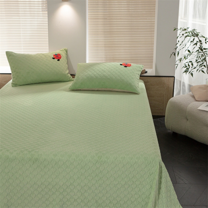 91家纺网 家纺一手货源 找家纺 洋铭区（原狠狠爱） 2023新款华夫格单品绒床单甜心绿