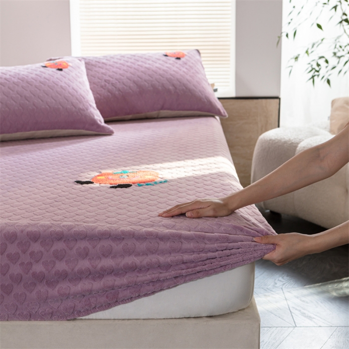 91家纺网 家纺一手货源 找家纺 洋铭区（原狠狠爱）2023新款华夫格单品绒床笠甜心紫