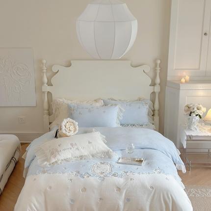 91家纺网 家纺一手货源 找家纺 MIU缪家居 2023新款亲肤舒适高克重加厚牛奶绒四件套-浪漫主义 兰