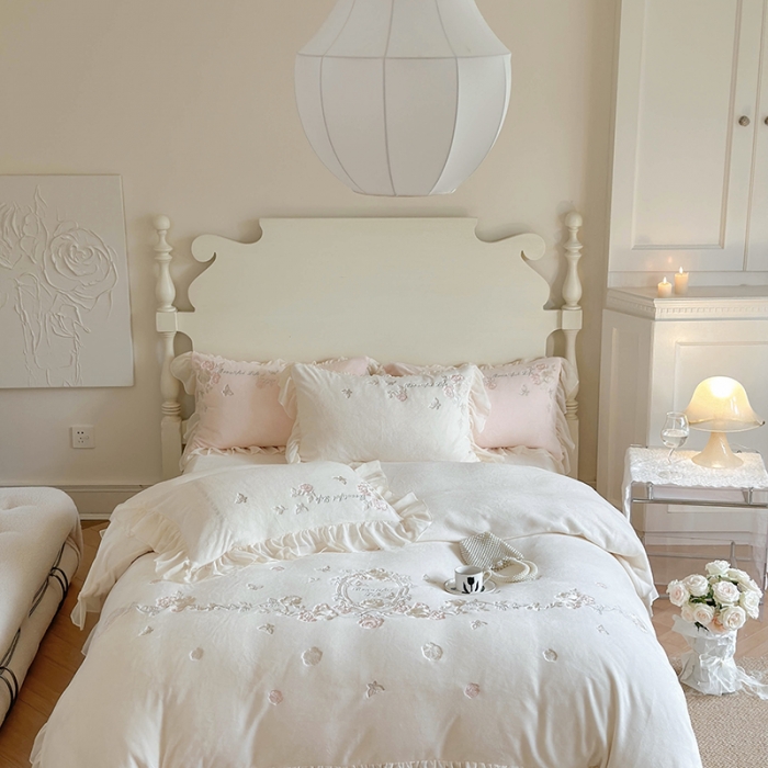 91家纺网 家纺一手货源 找家纺 MIU缪家居 2023新款亲肤舒适高克重加厚牛奶绒四件套-浪漫主义 白