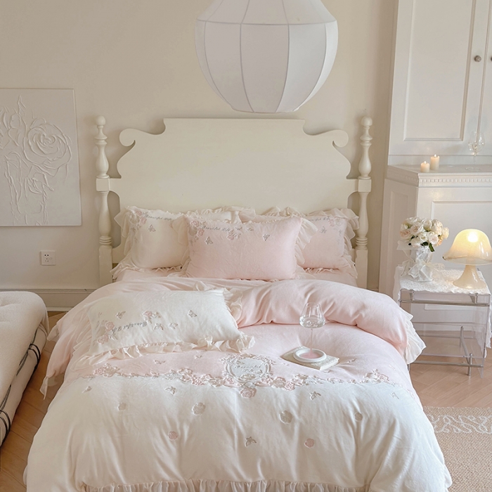 91家纺网 家纺一手货源 找家纺 MIU缪家居 2023新款亲肤舒适高克重加厚牛奶绒四件套-浪漫主义 粉
