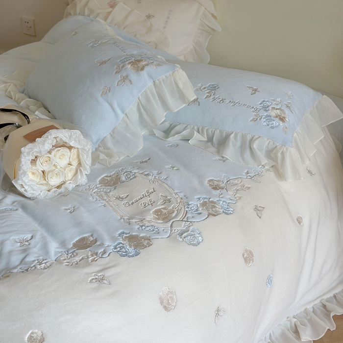 91家纺网 家纺一手货源 找家纺 MIU缪家居 2023新款亲肤舒适高克重加厚牛奶绒四件套-浪漫主义 兰