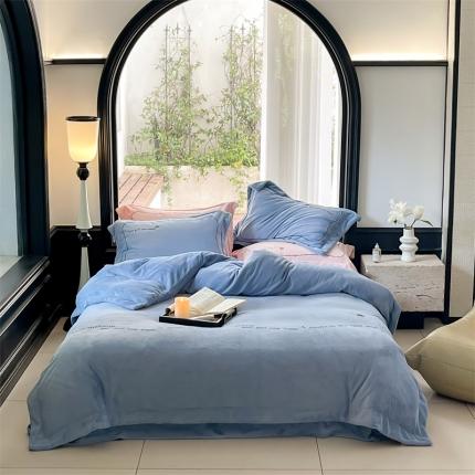 91家纺网 家纺一手货源 找家纺 名品优仓 2023新款牛奶绒绣花款四件套-邂逅 邂逅-水冰蓝