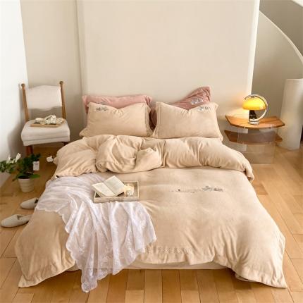 91家纺网 家纺一手货源 找家纺 名品优仓 2023新款高克重230克牛奶绒绣花款四件套-极简 极简-香槟色