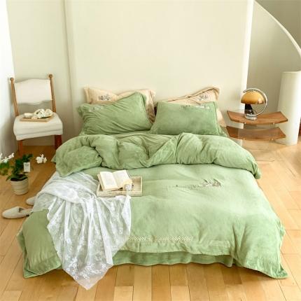 91家纺网 家纺一手货源 找家纺 名品优仓 2023新款高克重230克牛奶绒绣花款四件套-极简 极简-月白绿