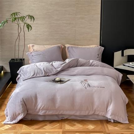 91家纺网 家纺一手货源 找家纺 名品优仓 2023新款高克重230克牛奶绒绣花款四件套-保加利亚 保加利亚-浅紫