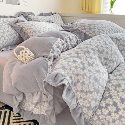 91家纺网 家纺一手货源 找家纺 春光里-2023新款高克重花边款直播热卖牛奶绒四件套