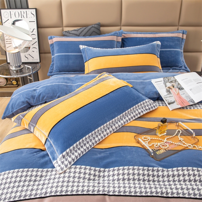 91家纺网 家纺一手货源 找家纺 （总）畅畅 2023新款加厚260克全消光牛奶棉印花臻棉绒四件套