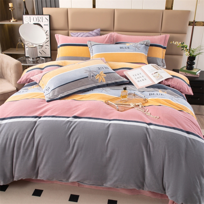 91家纺网 家纺一手货源 找家纺 畅畅 2023新款加厚260克全消光牛奶棉印花臻棉绒四件套 枫叶之恋