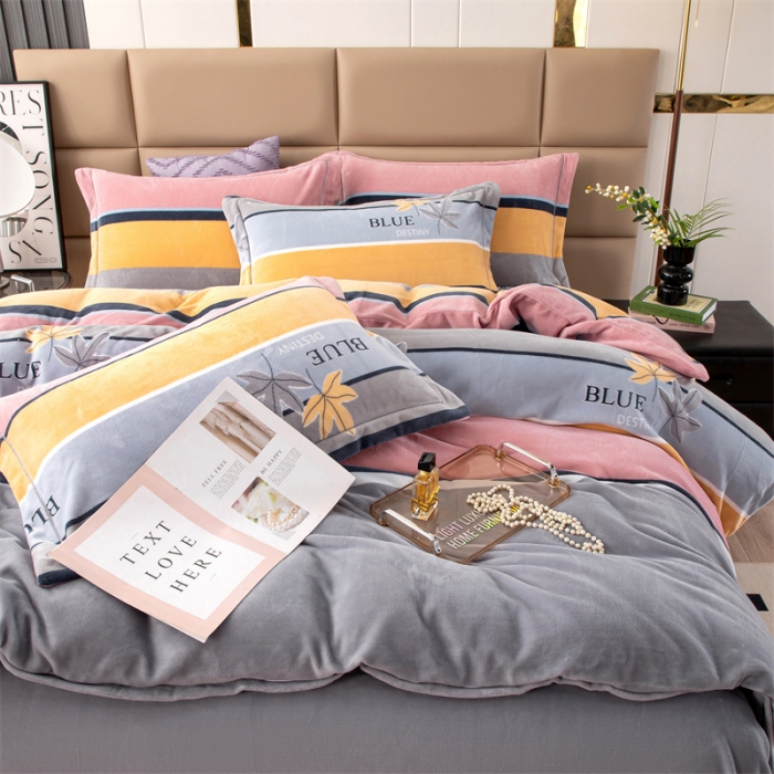 91家纺网 家纺一手货源 找家纺 畅畅 2023新款加厚260克全消光牛奶棉印花臻棉绒四件套 枫叶之恋