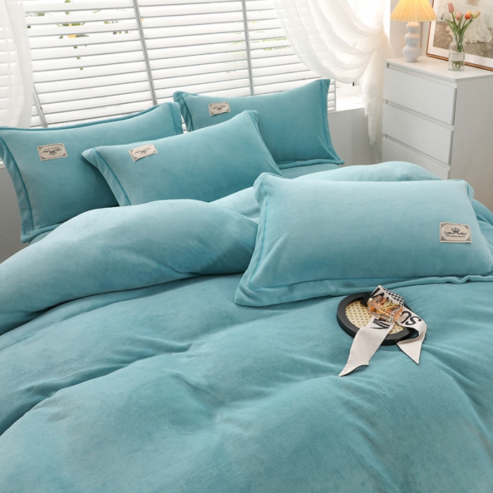 91家纺网 家纺一手货源 找家纺 畅畅 2023新款加厚260克全消光牛奶棉印花臻棉绒四件套 湖水蓝