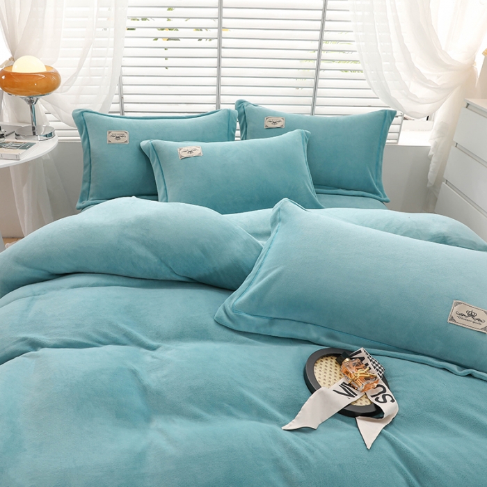 91家纺网 家纺一手货源 找家纺 畅畅 2023新款加厚260克全消光牛奶棉印花臻棉绒四件套 湖水蓝