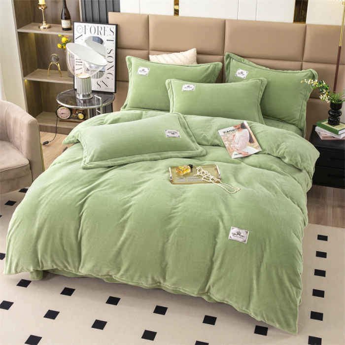 91家纺网 家纺一手货源 找家纺 畅畅 2023新款加厚260克全消光牛奶棉印花臻棉绒四件套 抹茶绿
